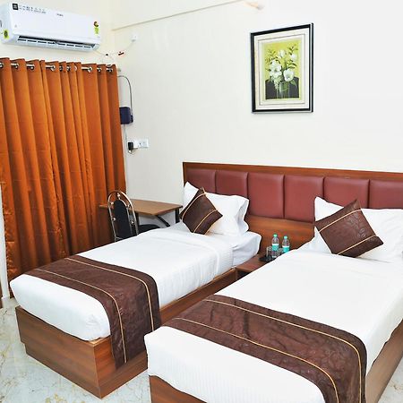 Bed and Breakfast Jn Residency Perungudi Ченнаи Экстерьер фото
