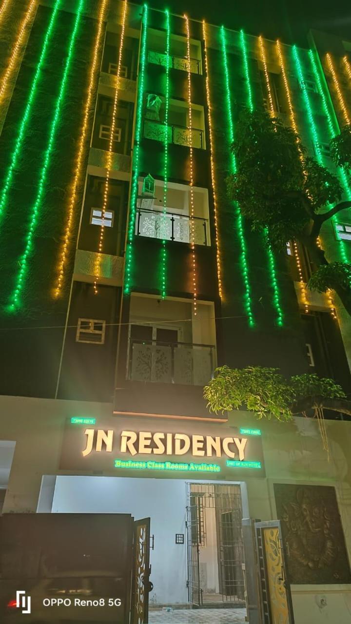 Bed and Breakfast Jn Residency Perungudi Ченнаи Экстерьер фото