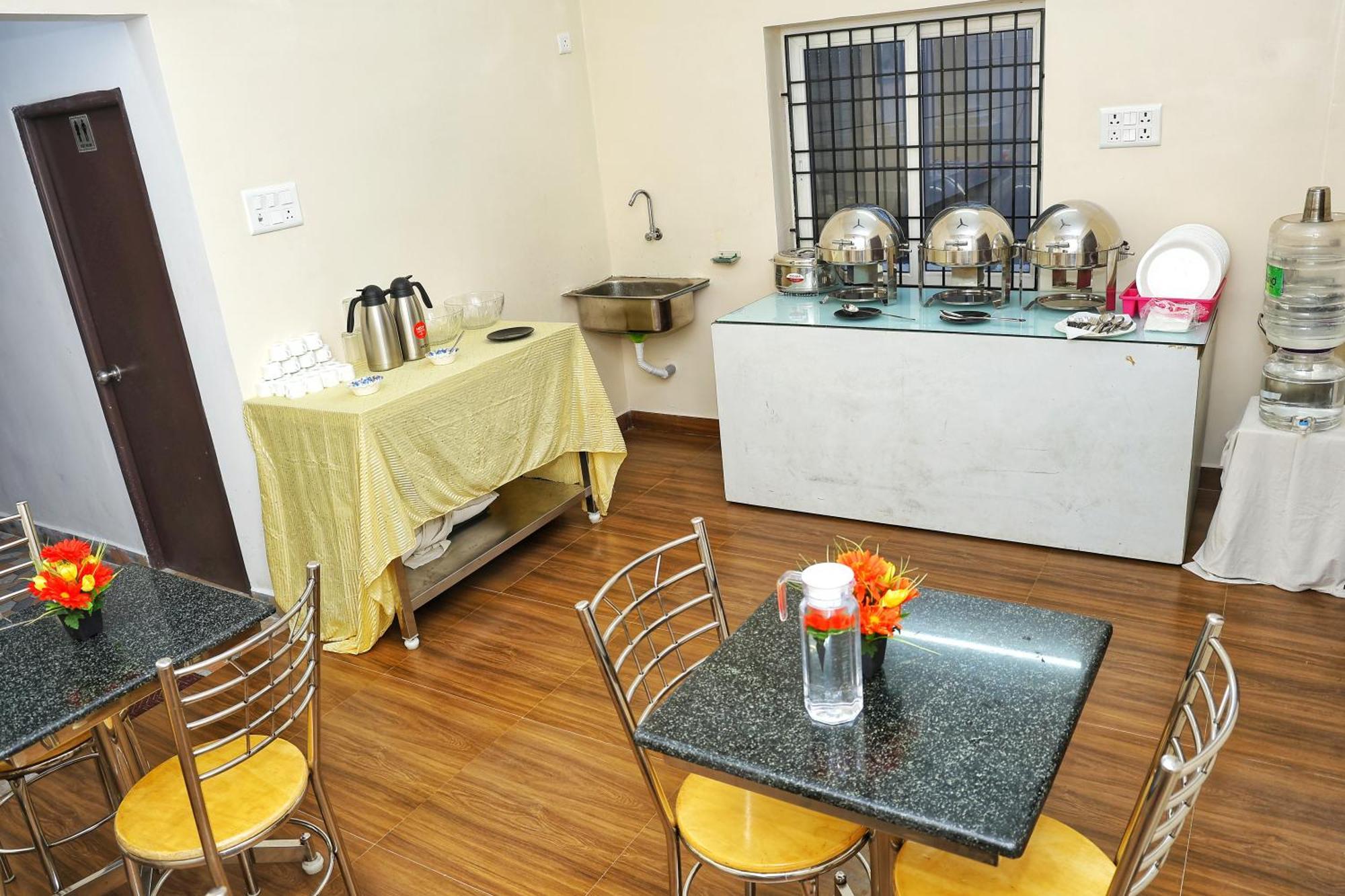 Bed and Breakfast Jn Residency Perungudi Ченнаи Экстерьер фото