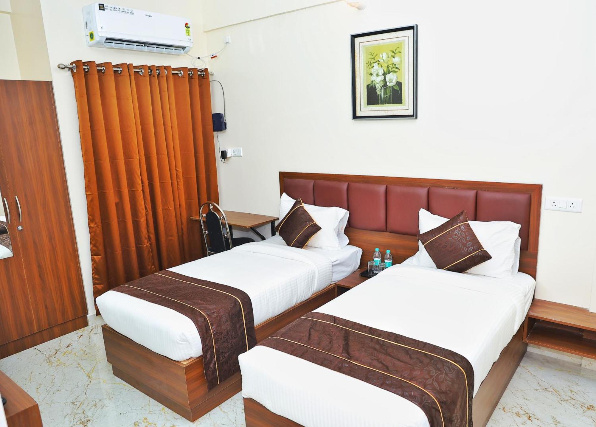 Bed and Breakfast Jn Residency Perungudi Ченнаи Экстерьер фото
