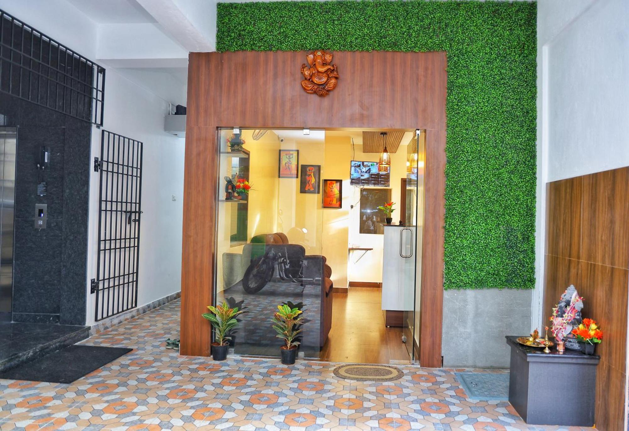 Bed and Breakfast Jn Residency Perungudi Ченнаи Экстерьер фото
